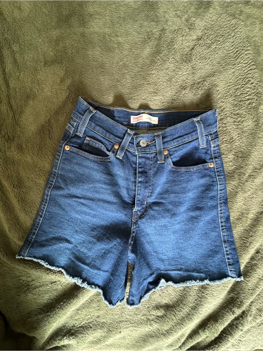 Signature by Levi Strauss Blue High-Rise Frayed Hem Jean Shorts Size 4